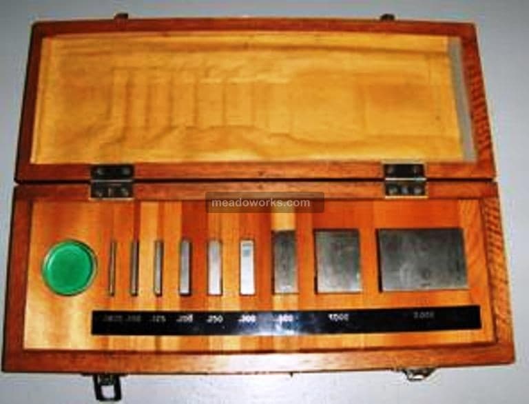 Used Mitutoyo BE1-9-2 Gage Block Set Gages