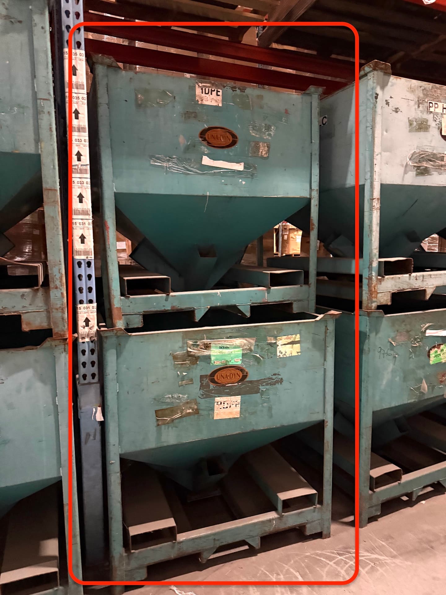 Used Una-Dyn Material Bins