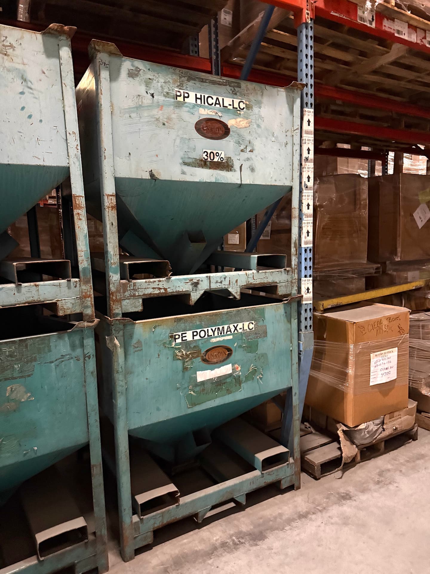 Used Una-Dyn Material Bins