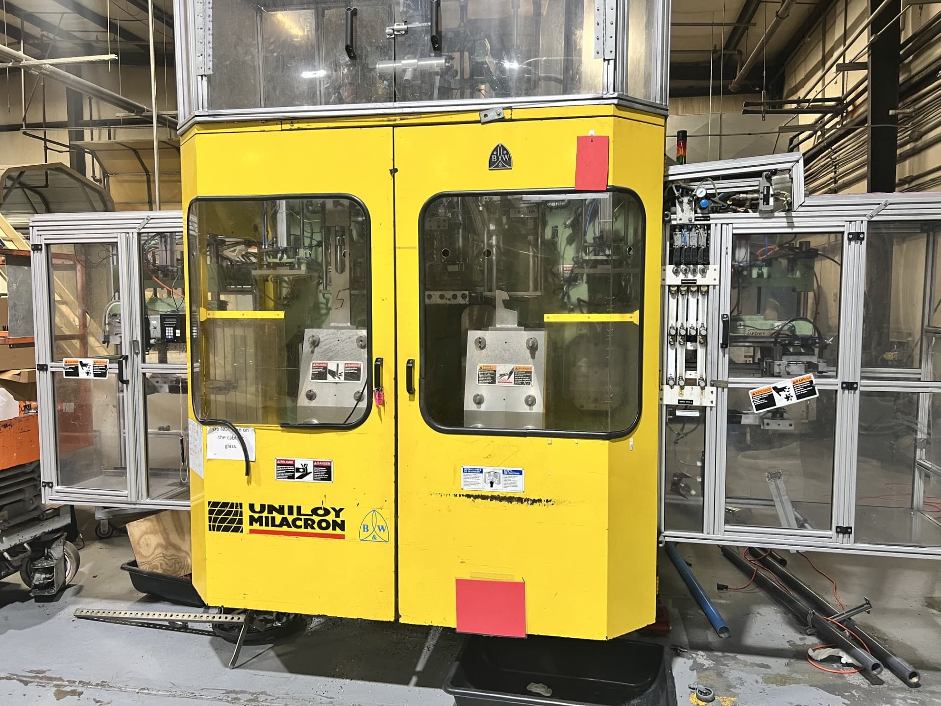 Used 2002 Uniloy BW 3000 DE Blow Molding: Continuous Extrusion