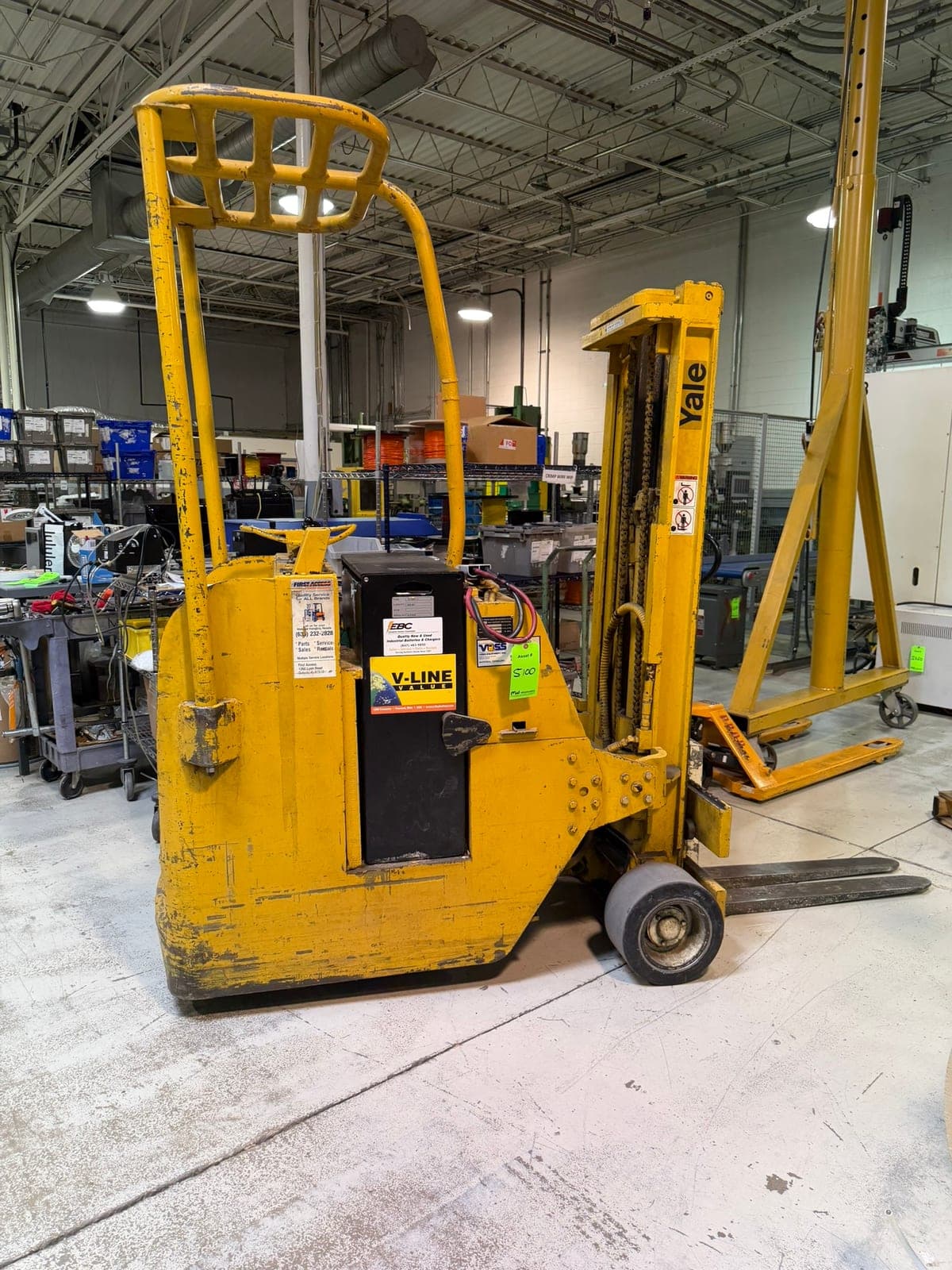 Used Yale ESC030G4I077 Forklifts