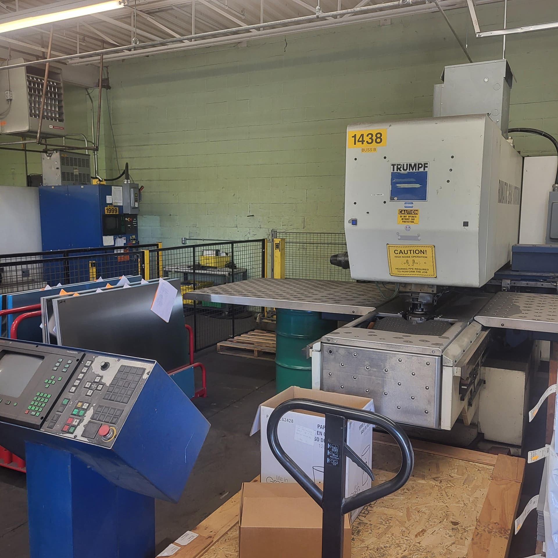 Used 1999 Trumpf Trumatic 200 Punches, Turret, CNC