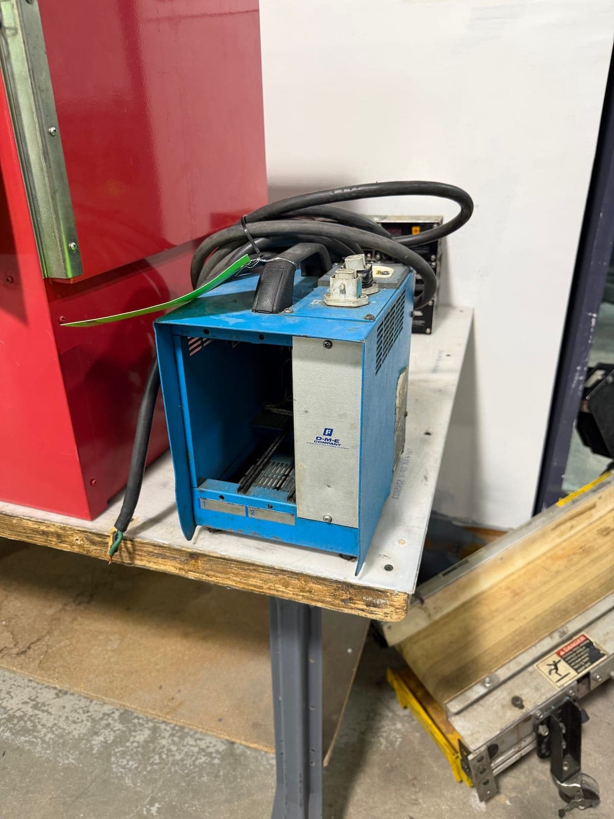Used DME Hot Runner Controllers