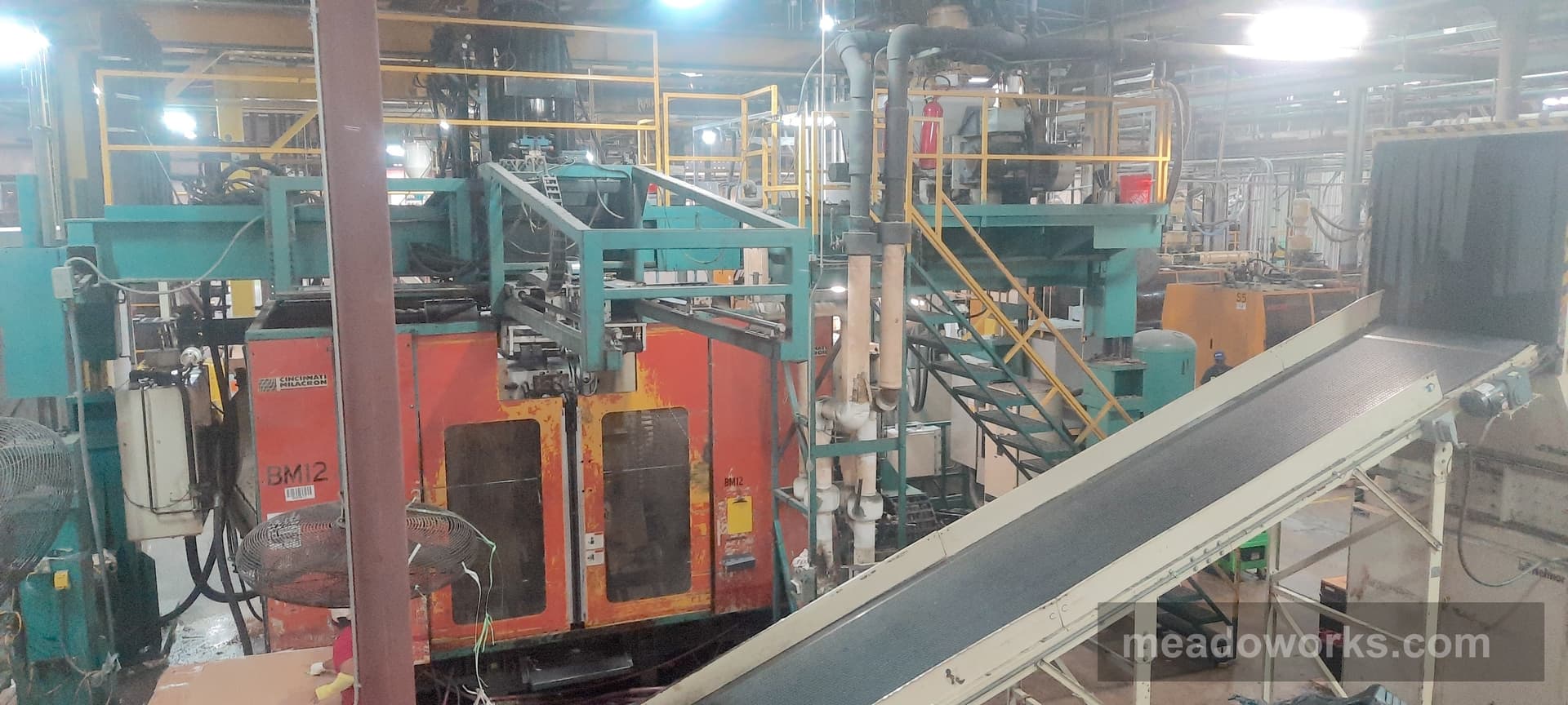 Used 2001 Milacron Dual 35 lb Head Blow Molder Blow Molding: Accumulator Head