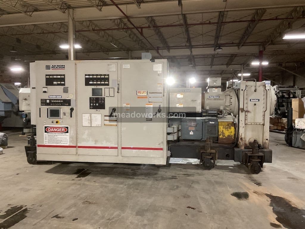 Used 2006 Milacron PAK 600 6'' Extruder Extruders: Single Screw