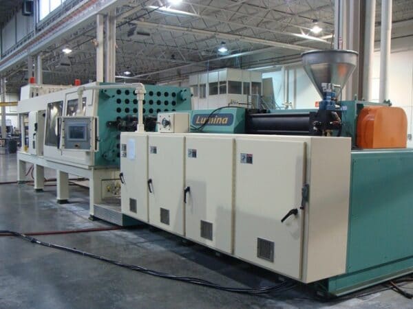 Lumina 1600h - Structural Plastics Injection Machine - Image 2