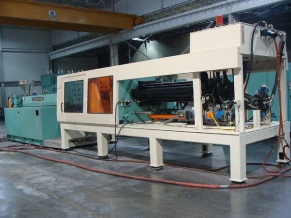 Lumina 1600h - Structural Plastics Injection Machine - Image 4
