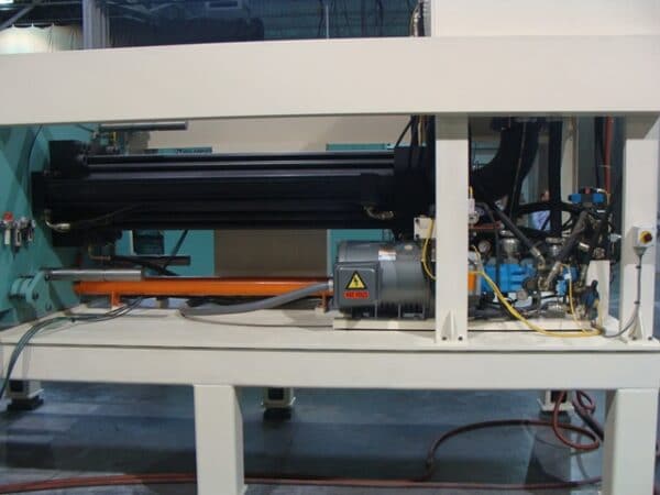 Lumina 1600h - Structural Plastics Injection Machine - Image 9