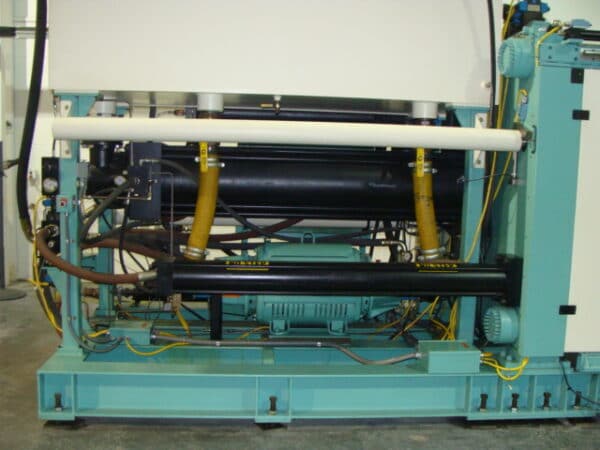 375 LP - Structural Plastics Injection Machine - Image 5