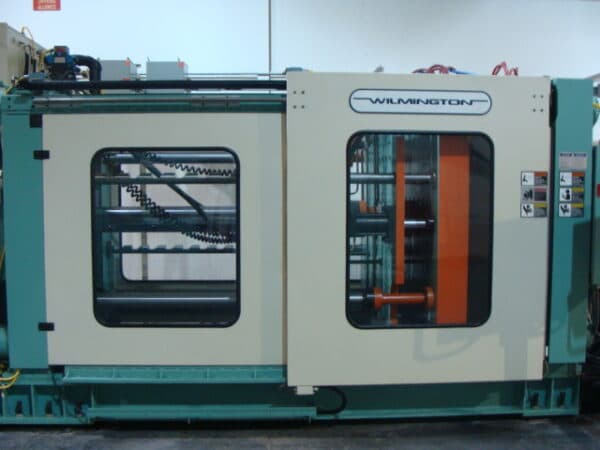 375 LP - Structural Plastics Injection Machine - Image 6