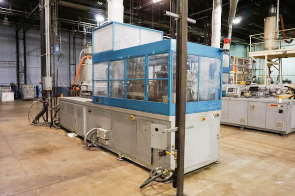 PF6-2B Injection Stretch Blow Molder - Image 3