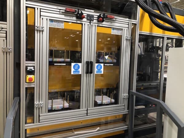 8 Cavity, 4 x 4 Stack Plate Mold w/In-Mold Labeling - Image 7