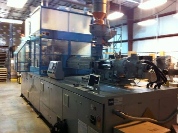 PF8-4B Injection Stretch Blow Molder - Image 3