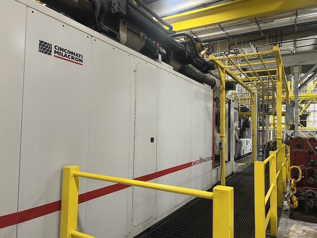 Milacron – MG 2300